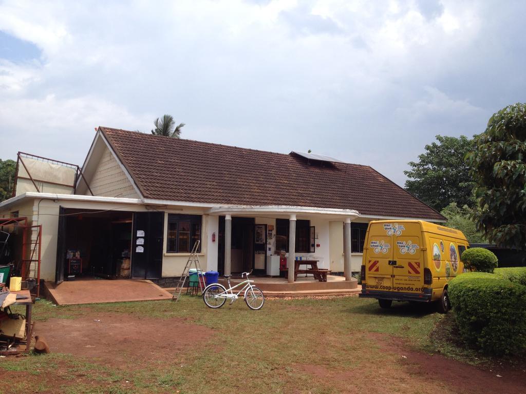 Bikeventures House Uganda Hotel Jinja Bagian luar foto