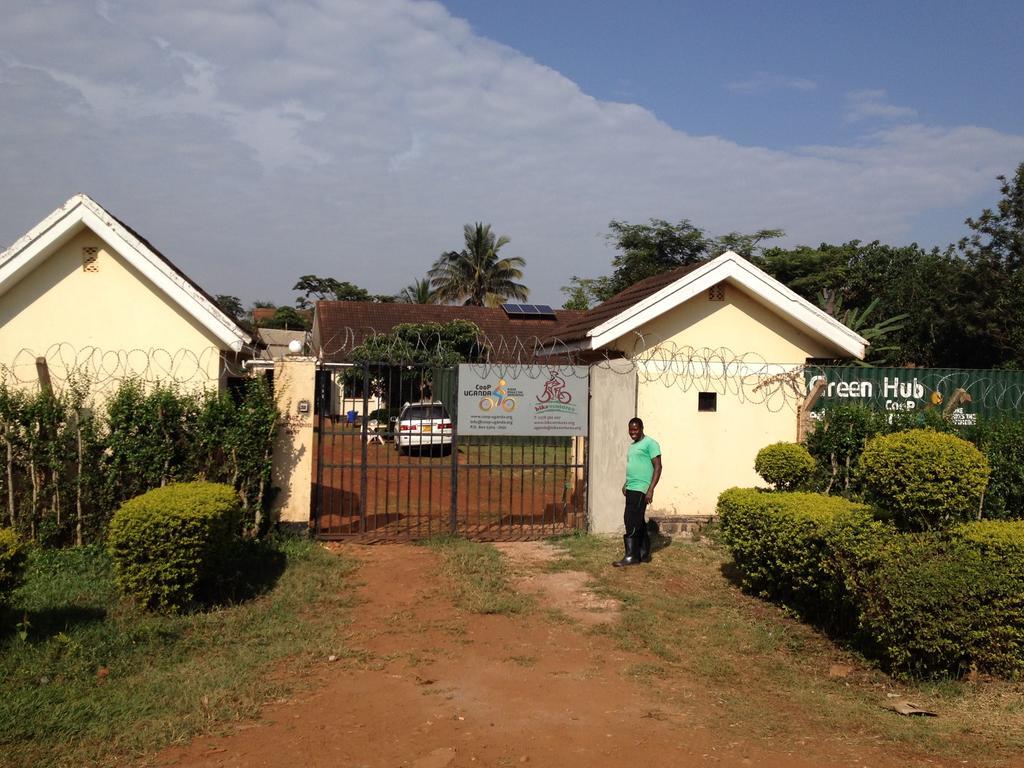 Bikeventures House Uganda Hotel Jinja Bagian luar foto